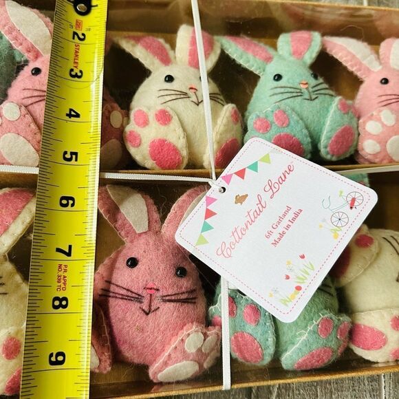 Easter Bunny Spring Plush Garland Decor - Picture 3 of 3